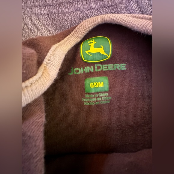 🦌🌲💚 2 Infant Onesies - Picture 6 of 6